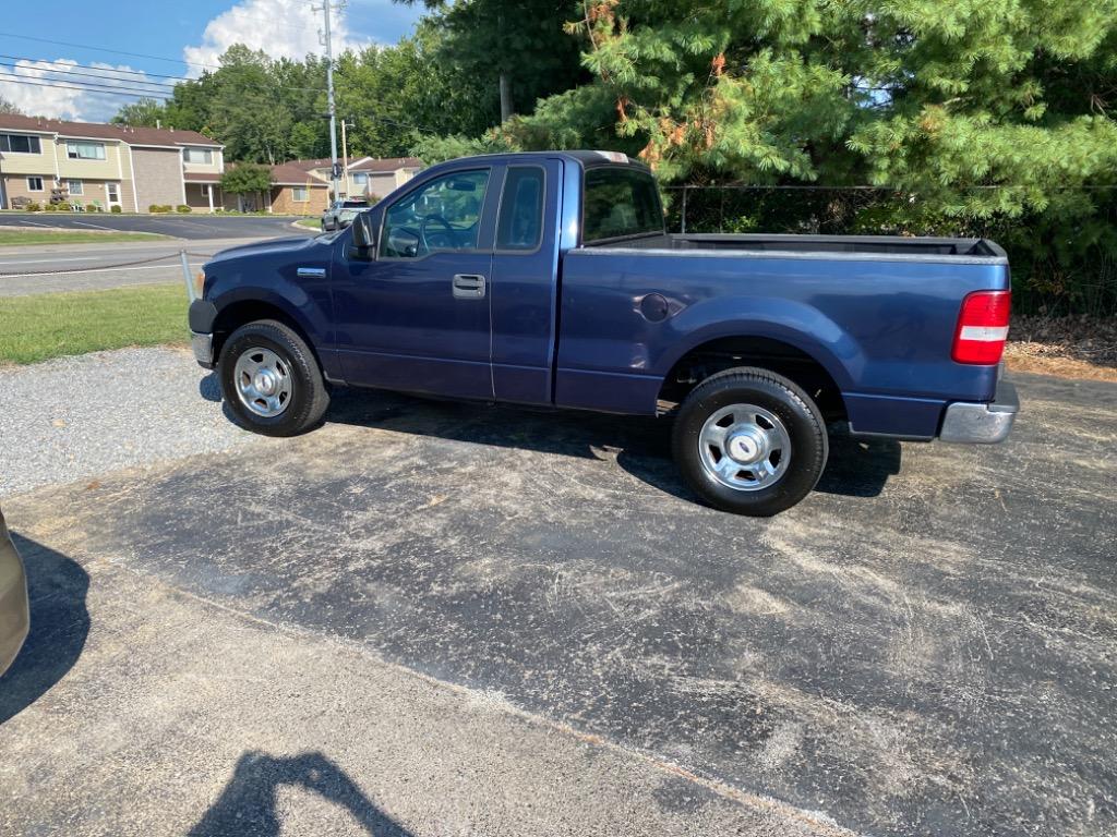 2005 Ford F-150 XL's photo