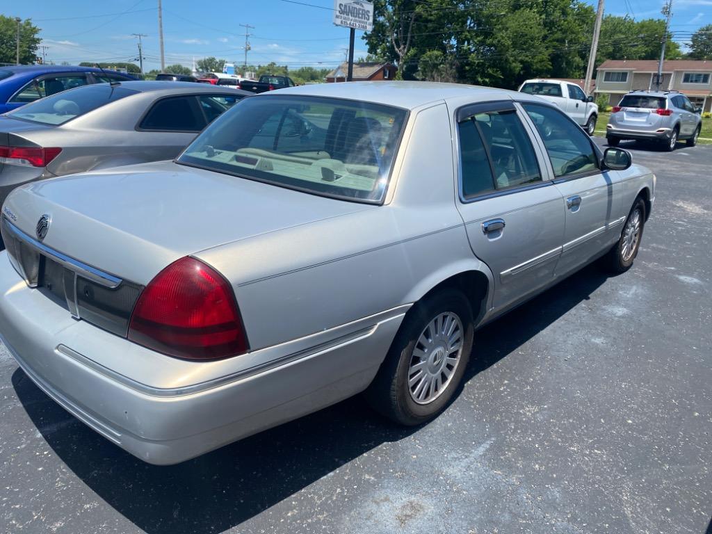 2008 Mercury Grand Marquis GS's photo
