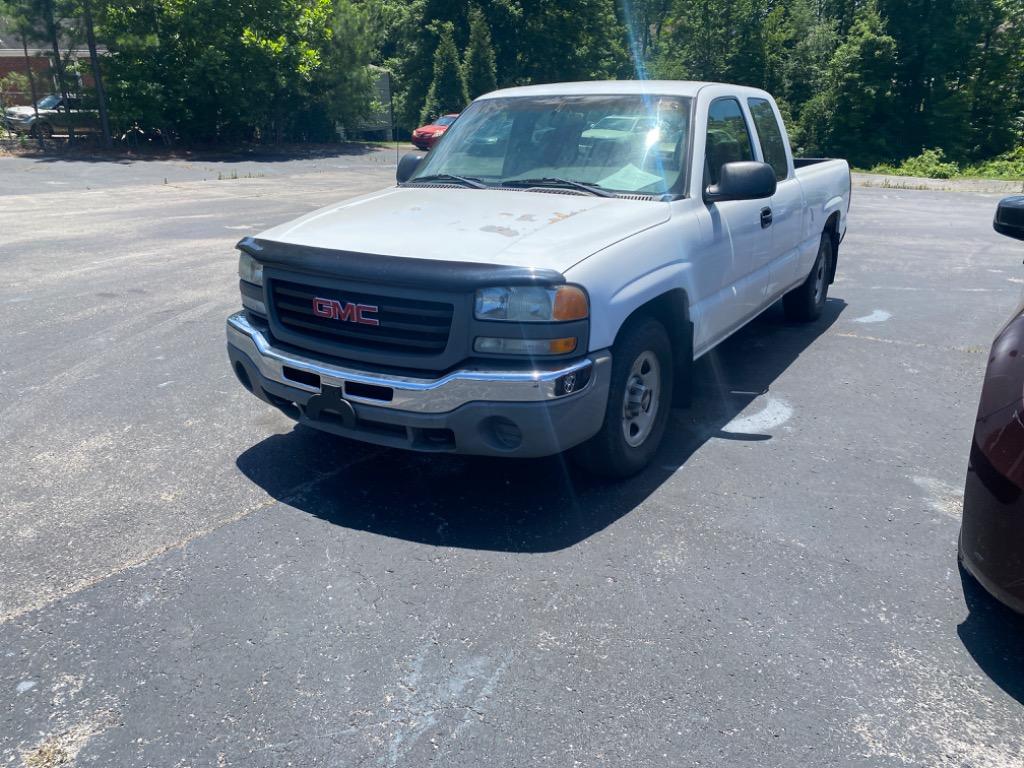 2003 GMC Sierra's photo